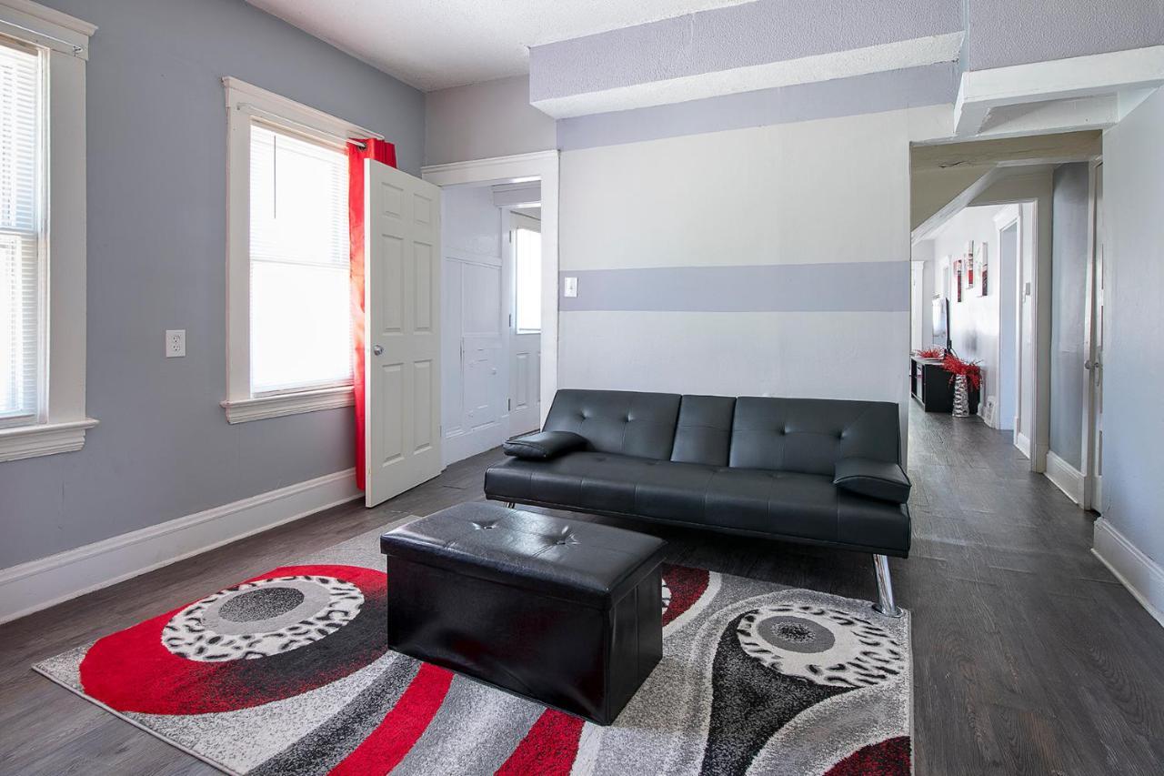 The Rubi Lounge - Spacious Brooklyn Centre Modern Escape Near Downtown With Parking, 300Mb Wifi & Self Check-In Cleveland Exterior foto